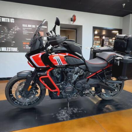 2024 Harley-Davidson® CVO™ Pan America® Legendary Orange thumb 2