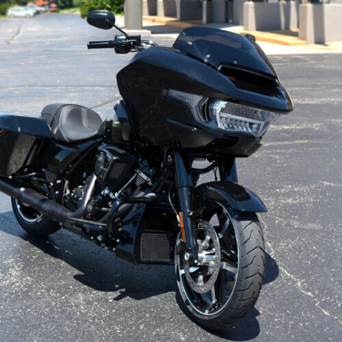 2026 Harley-Davidson® Road Glide® Vivid Black Black Trim thumb 3
