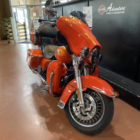 2012 Harley-Davidson® Electra Glide® Ultra Limited FLHTK  thumb 2