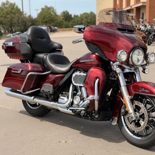 2017 Harley-Davidson® Ultra Limited FLHTK Two-Tone Mysterious Red Sunglo/Velocity Red Sunglo 666203 thumb 3