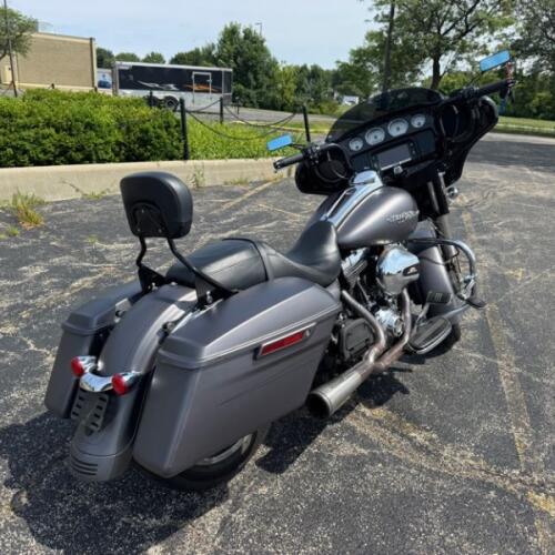 FLHXS 2016 Street Glide® Special thumb 3