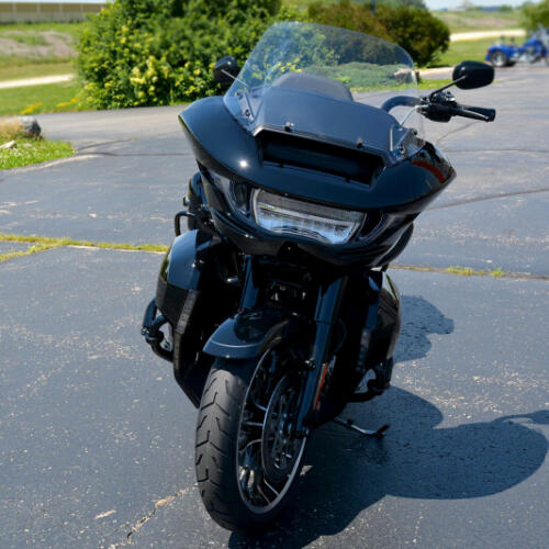 2026 Harley-Davidson® Road Glide Limited Vivid Black Black Trim thumb 3