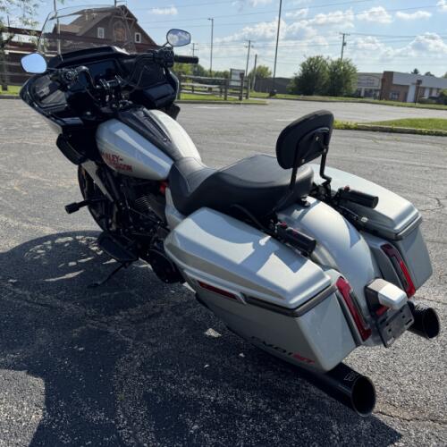 FLTRXSTSE 2025 CVO™ Road Glide™ ST thumb 2