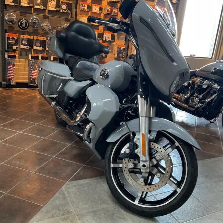 2025 Harley-Davidson® Street Glide® Ultra Billiard Gray thumb 3