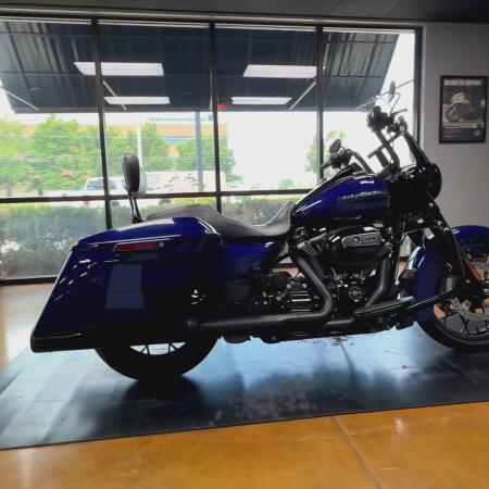 2020 Harley-Davidson® Road King® Special Zephyr Blue/Black Sunglo thumb 0