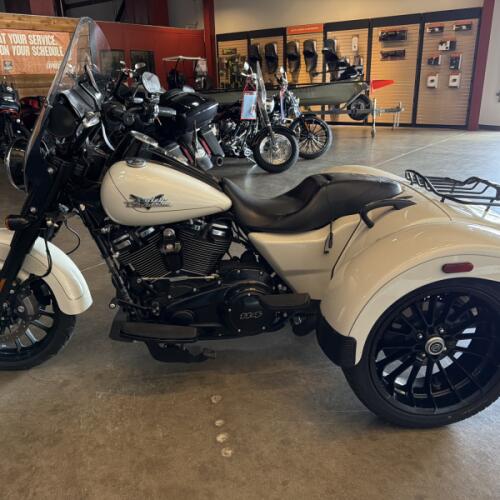 Harley-Davidson® Freewheeler® 2023 thumb 2