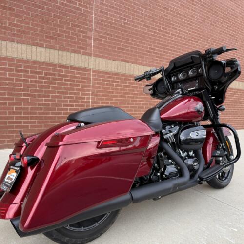 2018 Harley-Davidson® Street Glide® Special Candy Red Sunglo thumb 1