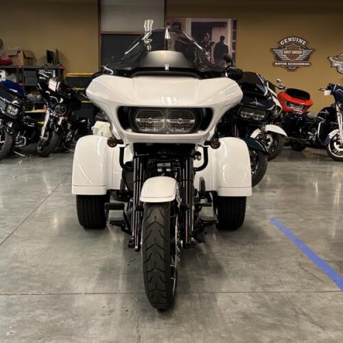 FLTRT 2025 Road Glide® 3 thumb 3