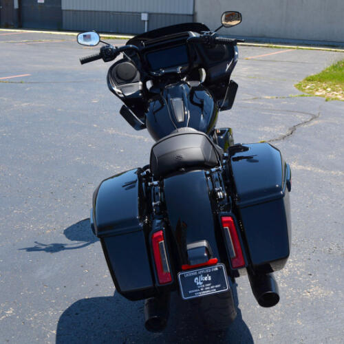 2026 Harley-Davidson® Road Glide® Vivid Black Black Trim thumb 1