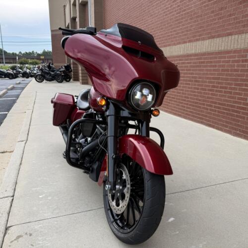 2018 Harley-Davidson® Street Glide® Special Candy Red Sunglo thumb 2