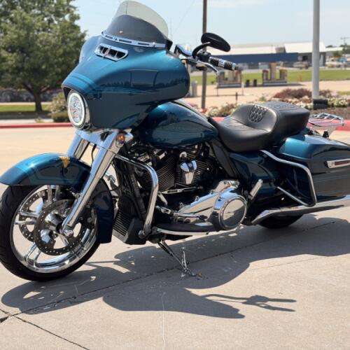 2022 Harley-Davidson® Street Glide® FLHX Vivid Black 644227 thumb 0
