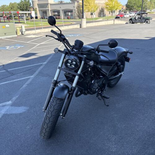 2026 Honda Rebel® 300 E-Clutch thumb 2