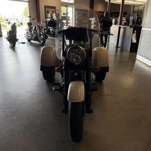 Harley-Davidson® Freewheeler® 2023 thumb 3