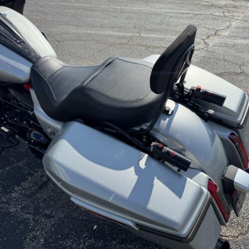 FLTRXSTSE 2025 CVO™ Road Glide™ ST thumb 1