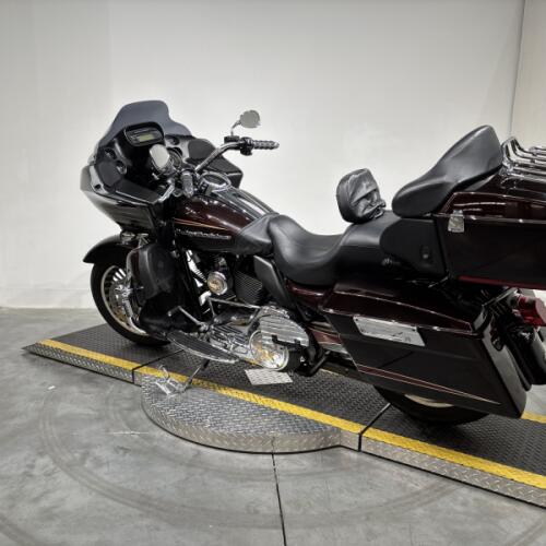 2011 Harley-Davidson® Road Glide® Ultra Merlot Sunglo thumb 1