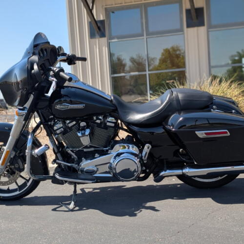 2022 Harley-Davidson® Street Glide® thumb 3