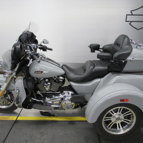 FLHTCUTG 2024 Tri Glide™ Ultra thumb 0