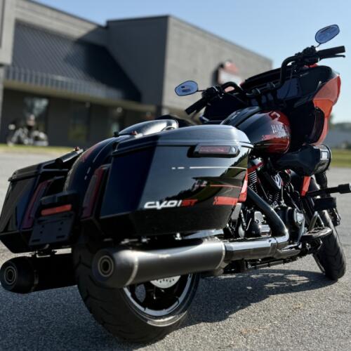 FLTRXSTSE 2026 CVO Road Glide ST thumb 2