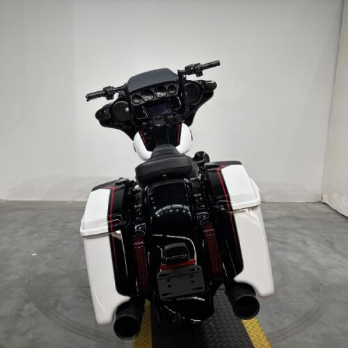 FLHXSE 2021 CVO™ Street Glide® thumb 2