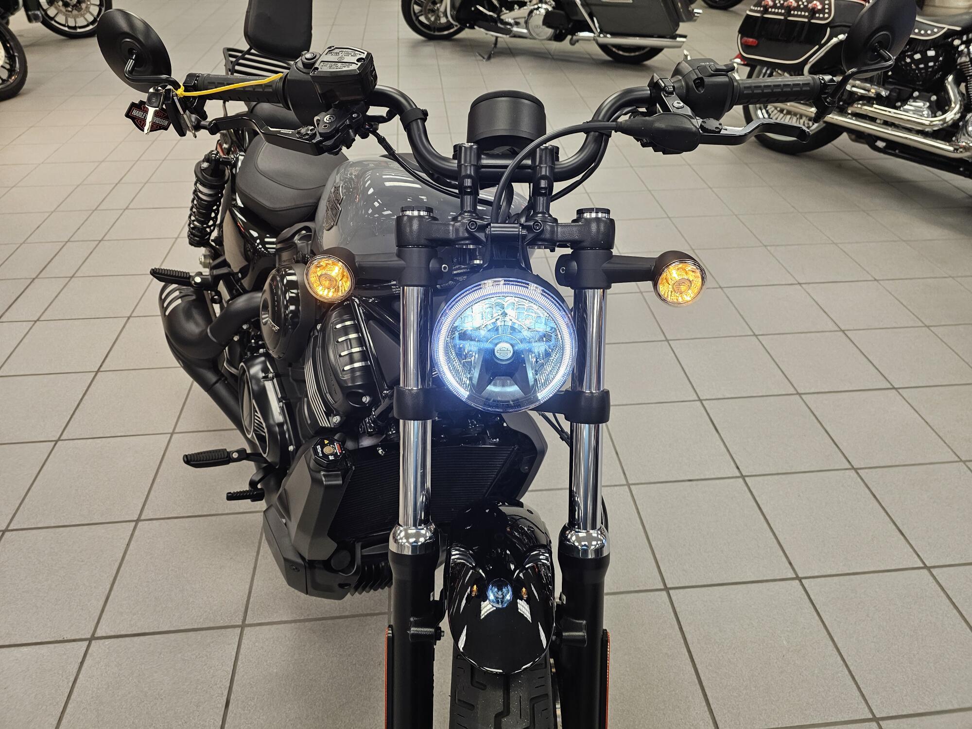 RH975 2026 Nightster®, photo 18