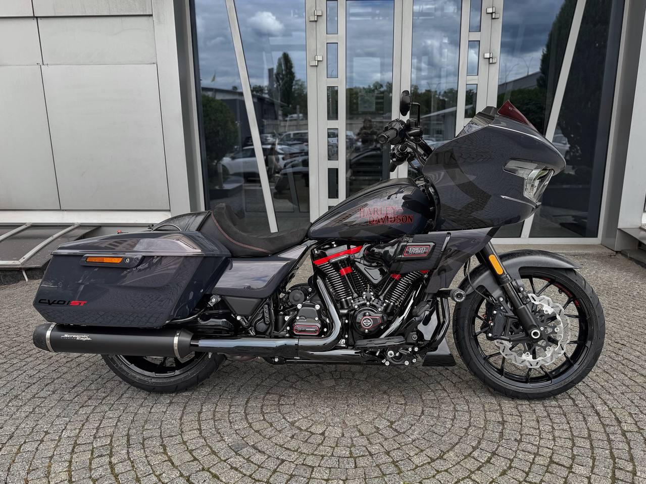 2026 Harley-Davidson® CVO™  ROAD GLIDE® ST  Inferno Gray