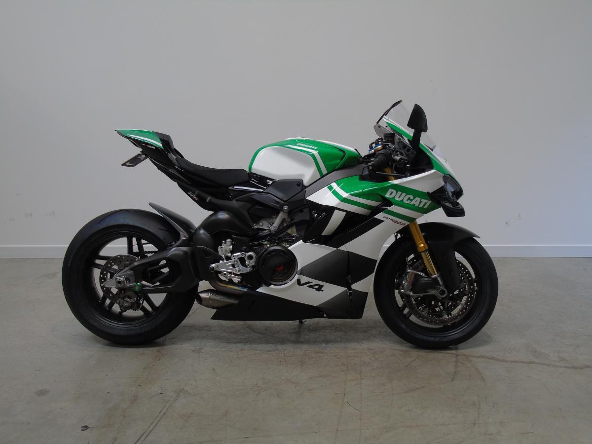 #PANV4TRI 2025 Panigale V4 Tricolore