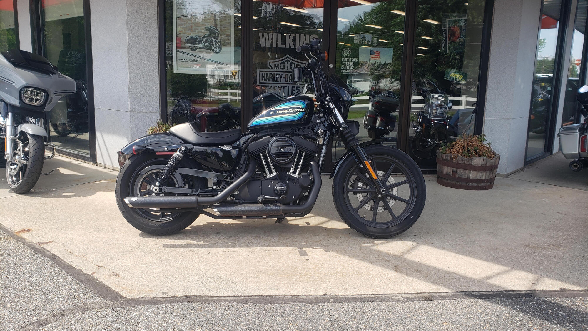 2019 HARLEY-DAVIDSON XL1200NS IRON1200 in Vivid Black