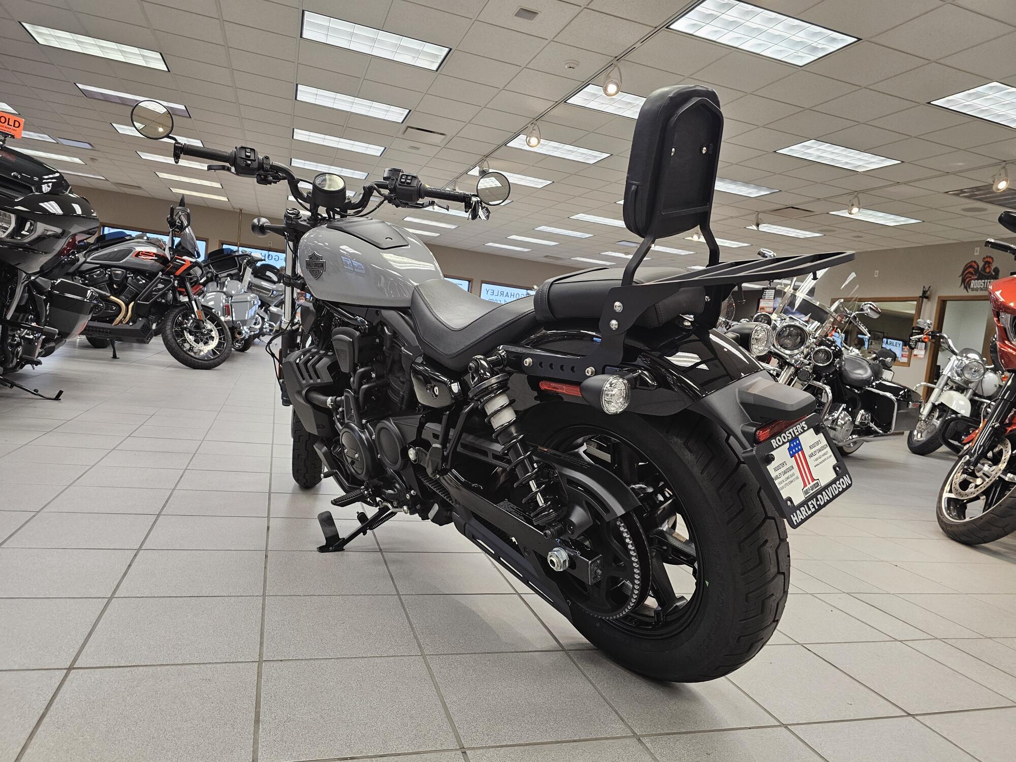RH975 2026 Nightster®, photo 6