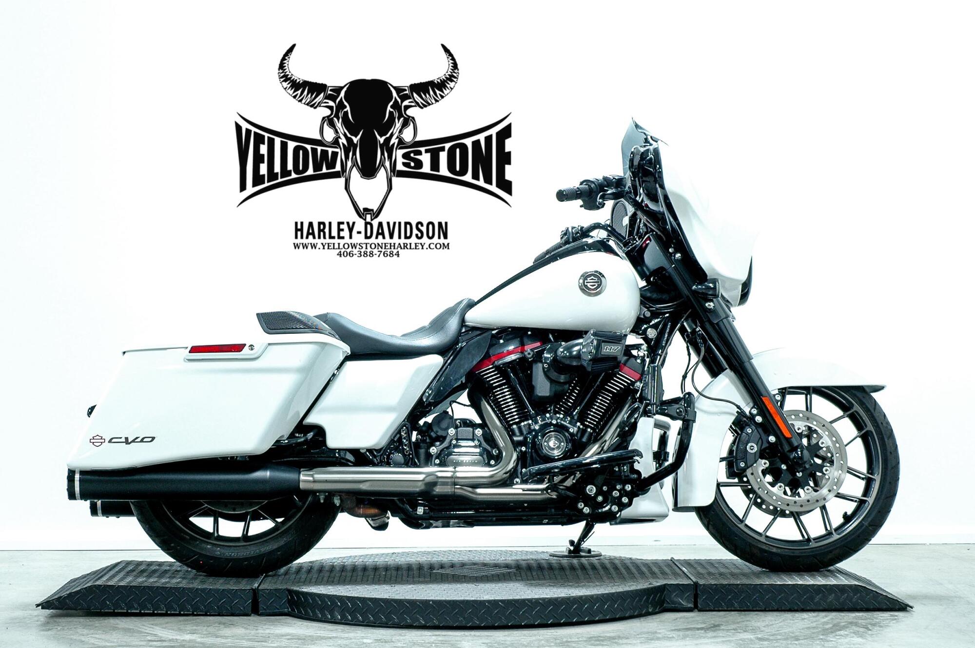 2021 Harley-Davidson® CVO™ Street Glide® Great White Pearl