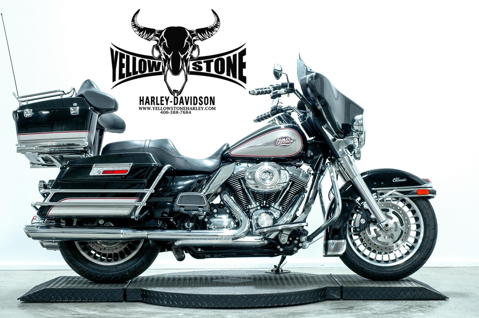 2009 Harley-Davidson® Electra Glide® Classic BLACK & SILVER
