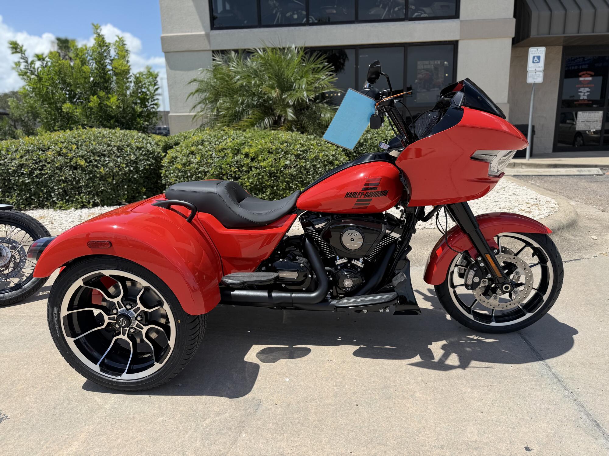 2026 Harley-Davidson® Road Glide 3 Blood Orange