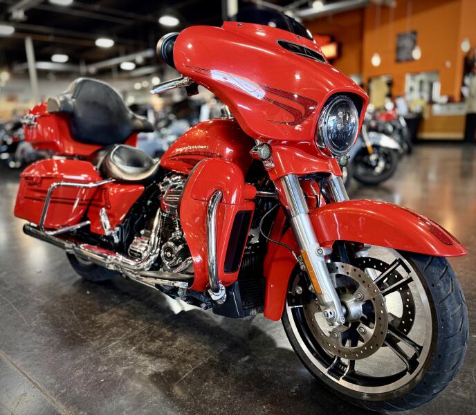 2017 Harley-Davidson® Street Glide® Laguna