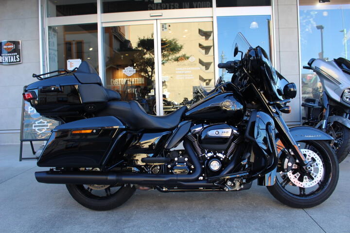 2024 Harley-Davidson® Ultra Limited™ Vivid Black
