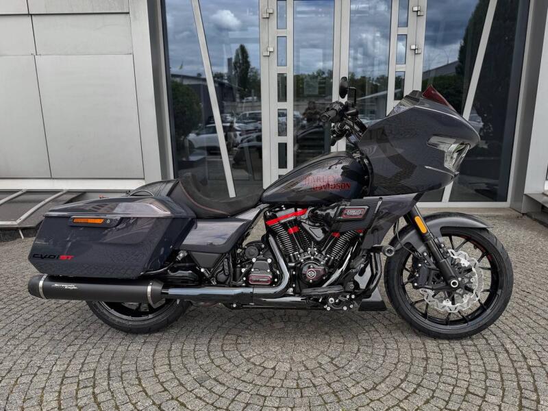 2026 Harley-Davidson® CVO™  ROAD GLIDE® ST  Inferno Gray