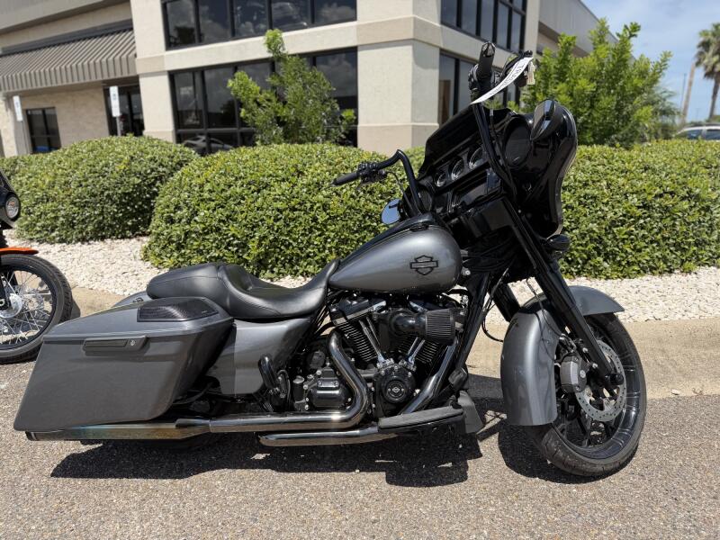 2021 Harley-Davidson® Street Glide® Special Gauntlet Gray Metallic/Vivid Black