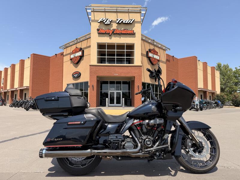2022 Harley-Davidson® CVO™ Road Glide® FLTRXSE Blue Steel 951927