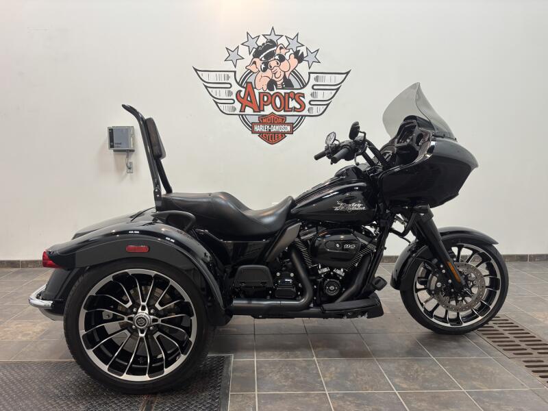 2023 Harley-Davidson® Road Glide® 3 Vivid Black