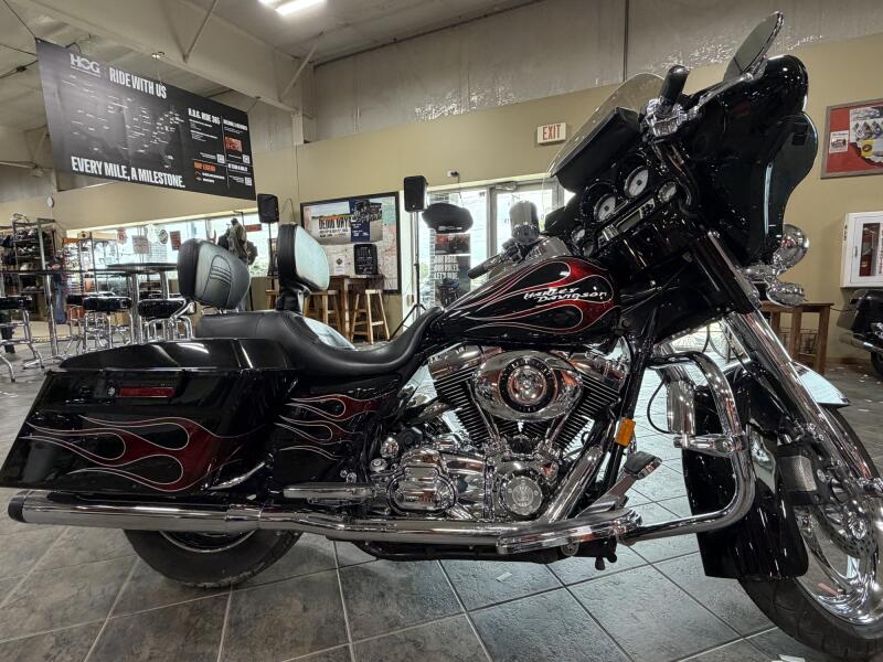 2008 Harley-Davidson® Street Glide® Black w/custom flames