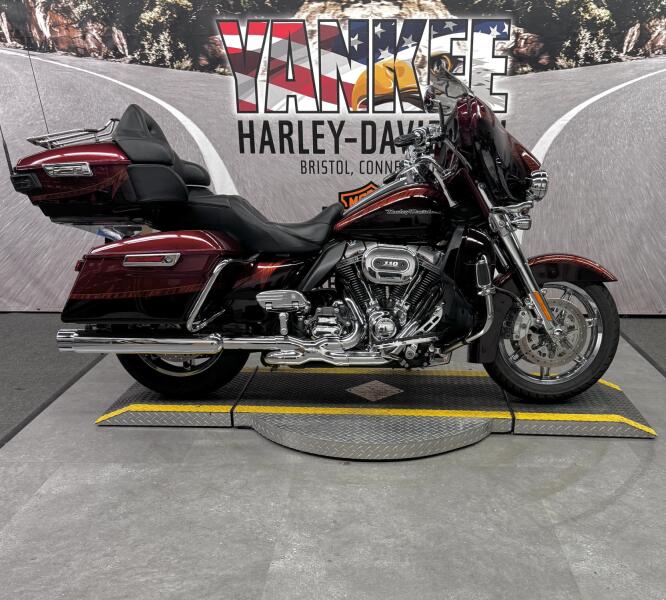 2014 FLHTKSE CVO™ Electra Glide Ultra Limited®