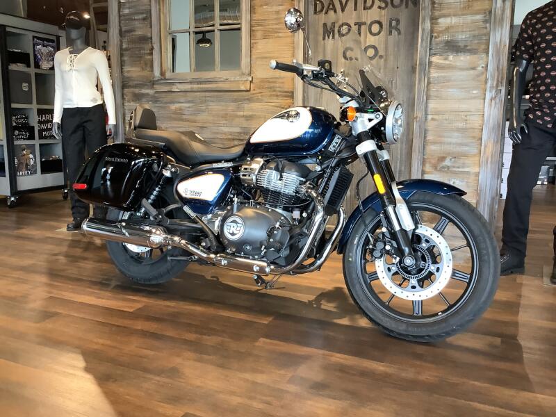 Royal Enfield Super Meteor 650 2026 #650 U595-26 Celestial Blue