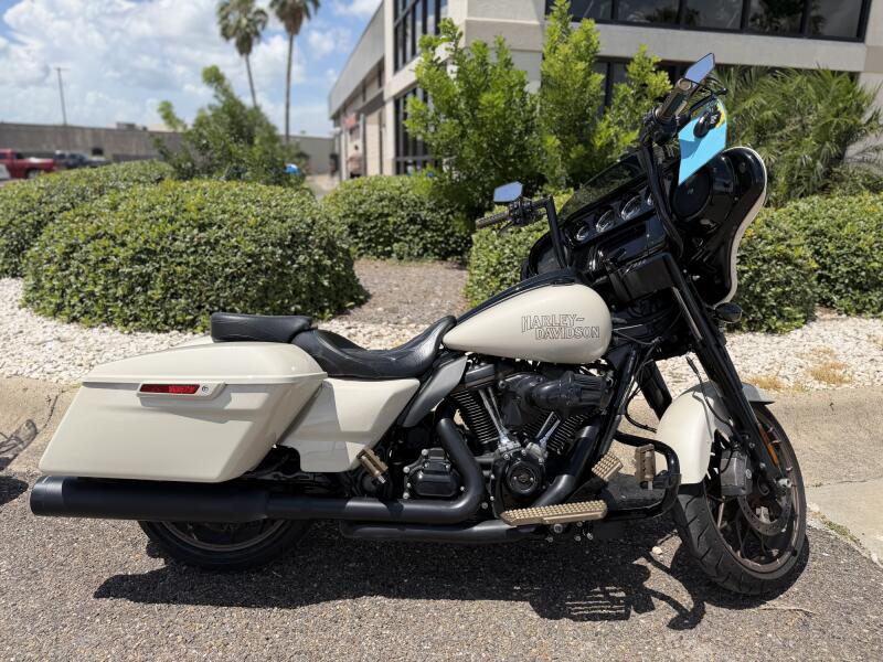 2023 Harley-Davidson® Street Glide® ST White Sand Pearl