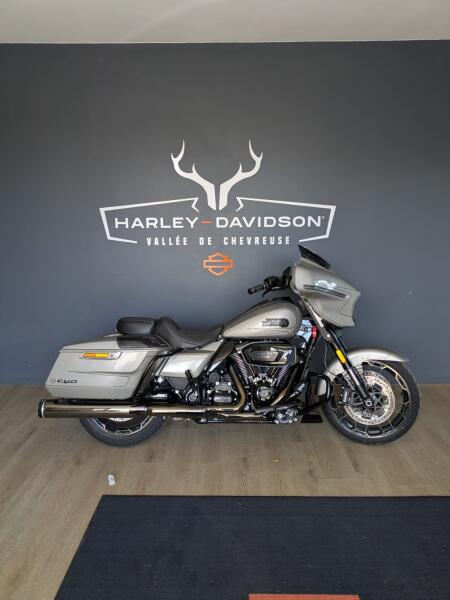 FLHXSE 2023 CVO™ Street Glide®