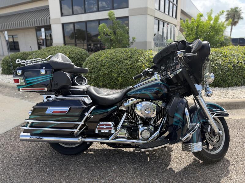 2004 Harley-Davidson® Electra Glide® Ultra Classic Peace Officer SE PURPLE/TEAL