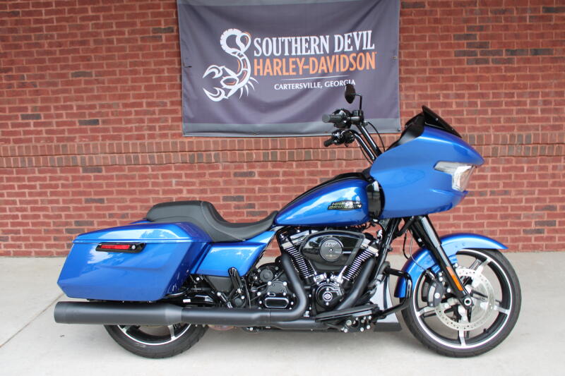 2024 Harley-Davidson® Road Glide® Blue Burst - Black Finish
