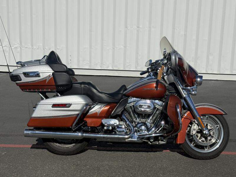 FLHTKSE 2014 CVO™ Electra Glide Ultra Limited®
