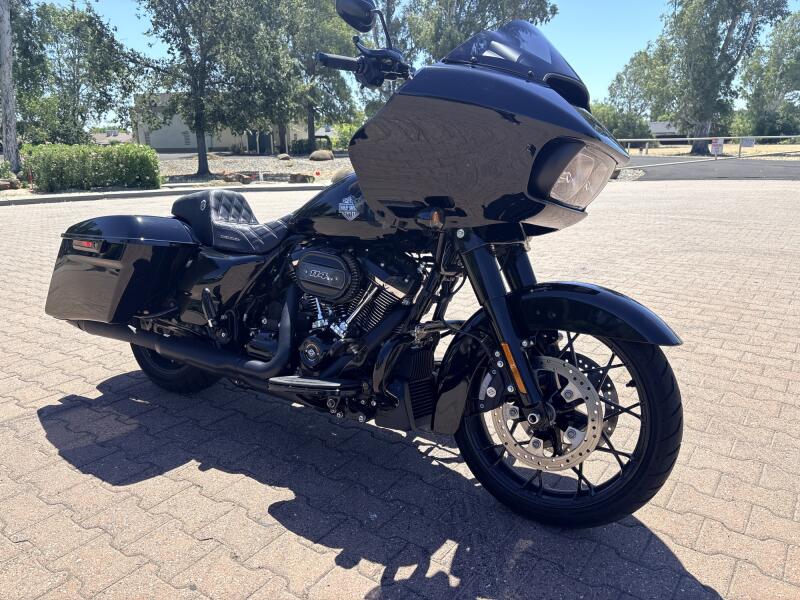FLTRXS 2023 Road Glide® Special