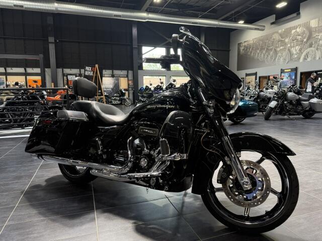 2017 Harley-Davidson® CVO™ Street Glide®