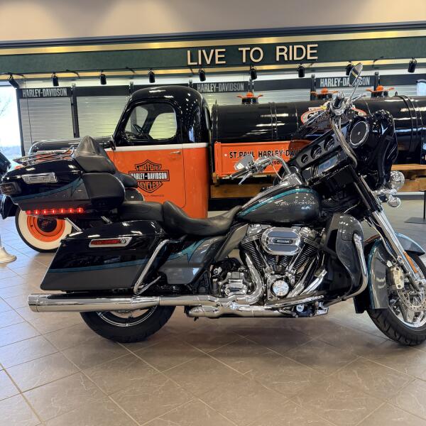 2015 Harley-Davidson CVO Electra Glide Ultra Limited FLHTKSE