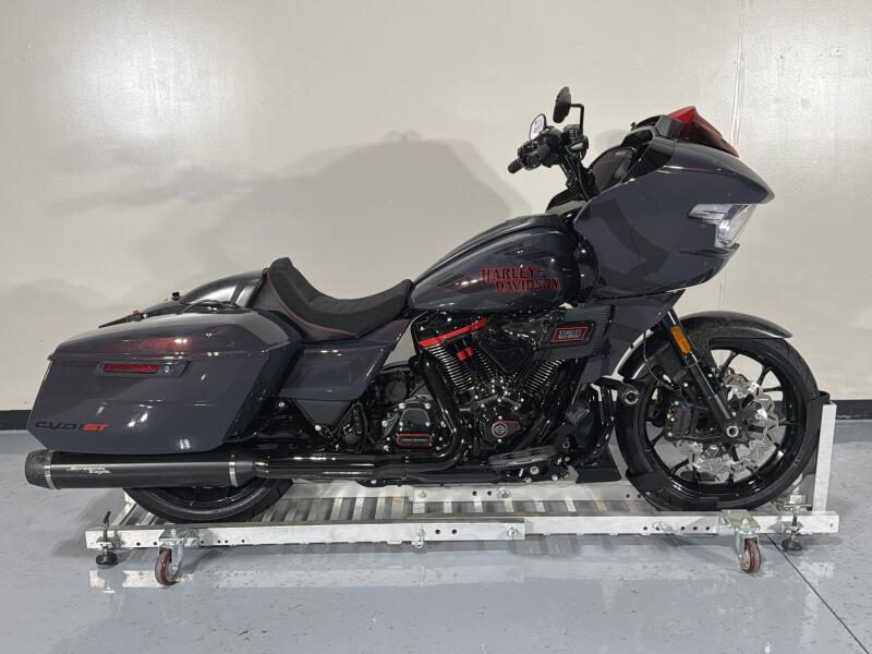Harley-Davidson® CVO Road Glide ST 2026