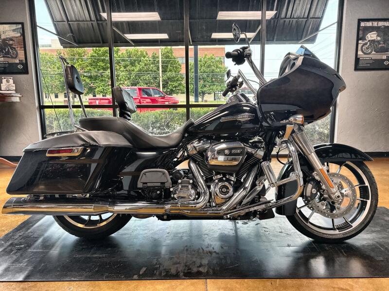 2023 Harley-Davidson® Road Glide® Vivid Black